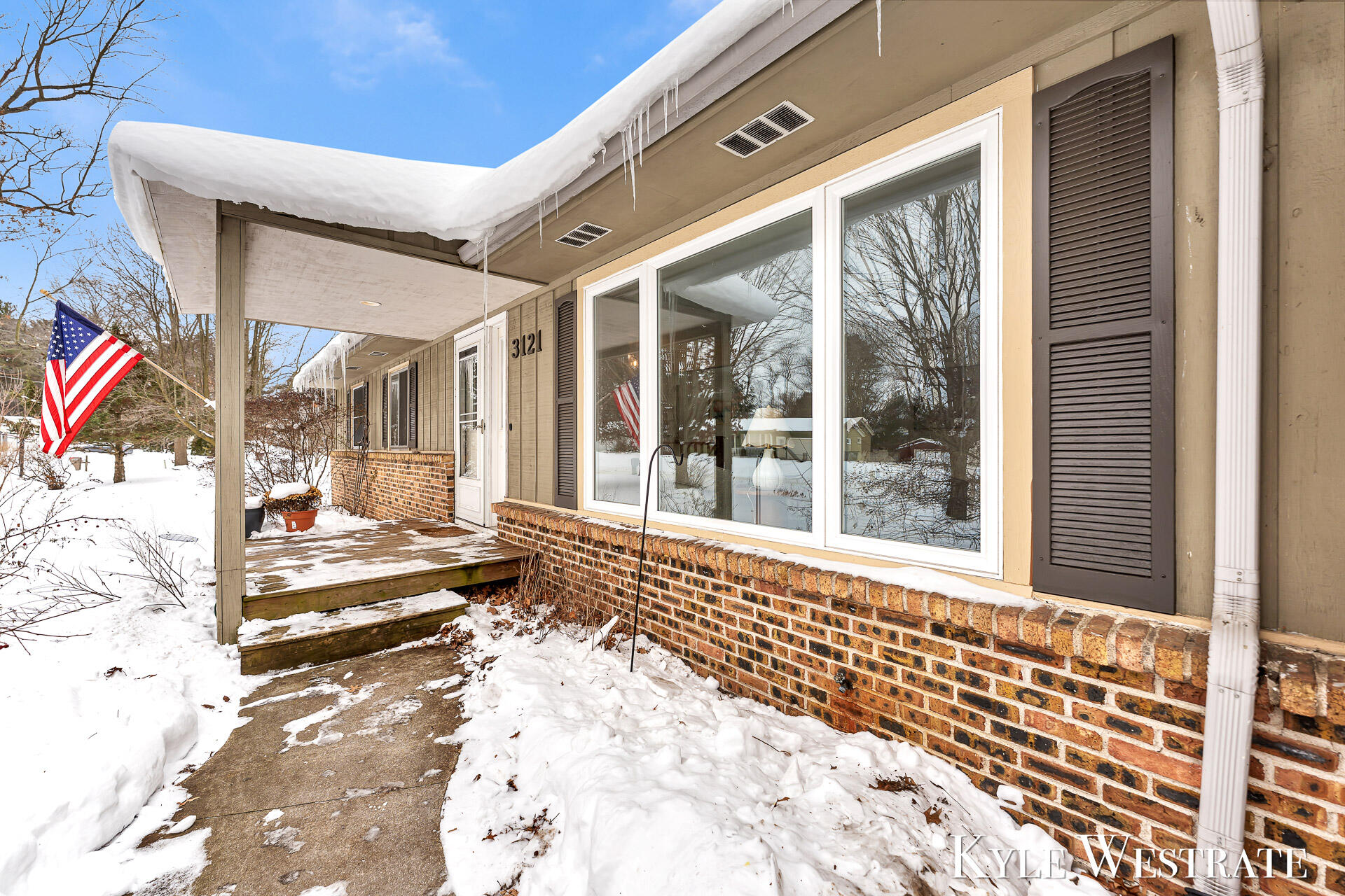 3121 Memorial Drive