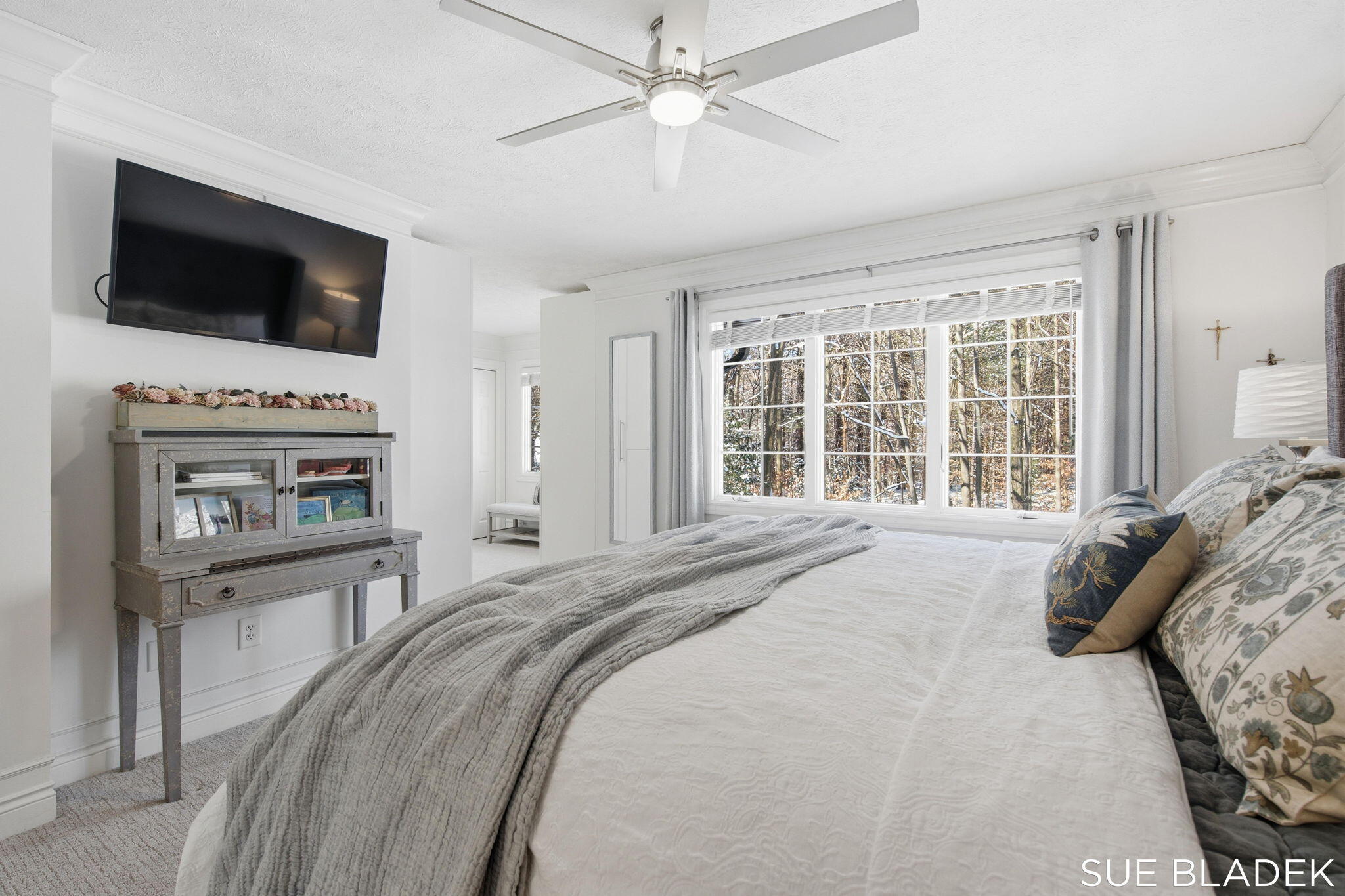 6380 Hidden Pond Drive