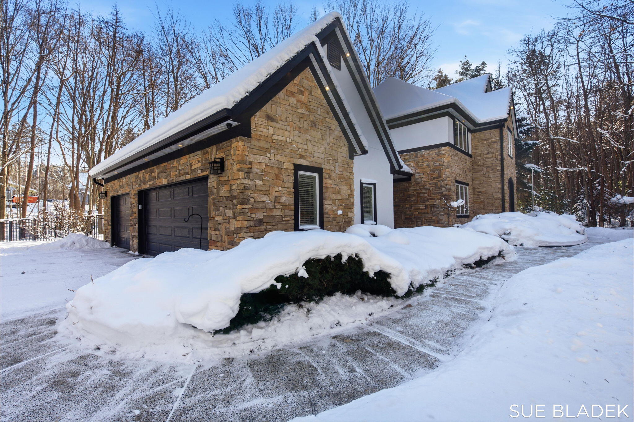 6380 Hidden Pond Drive