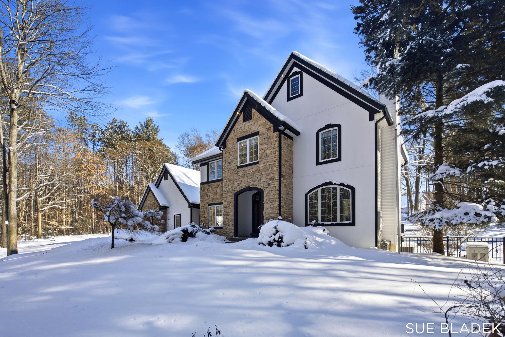 6380 Hidden Pond Drive