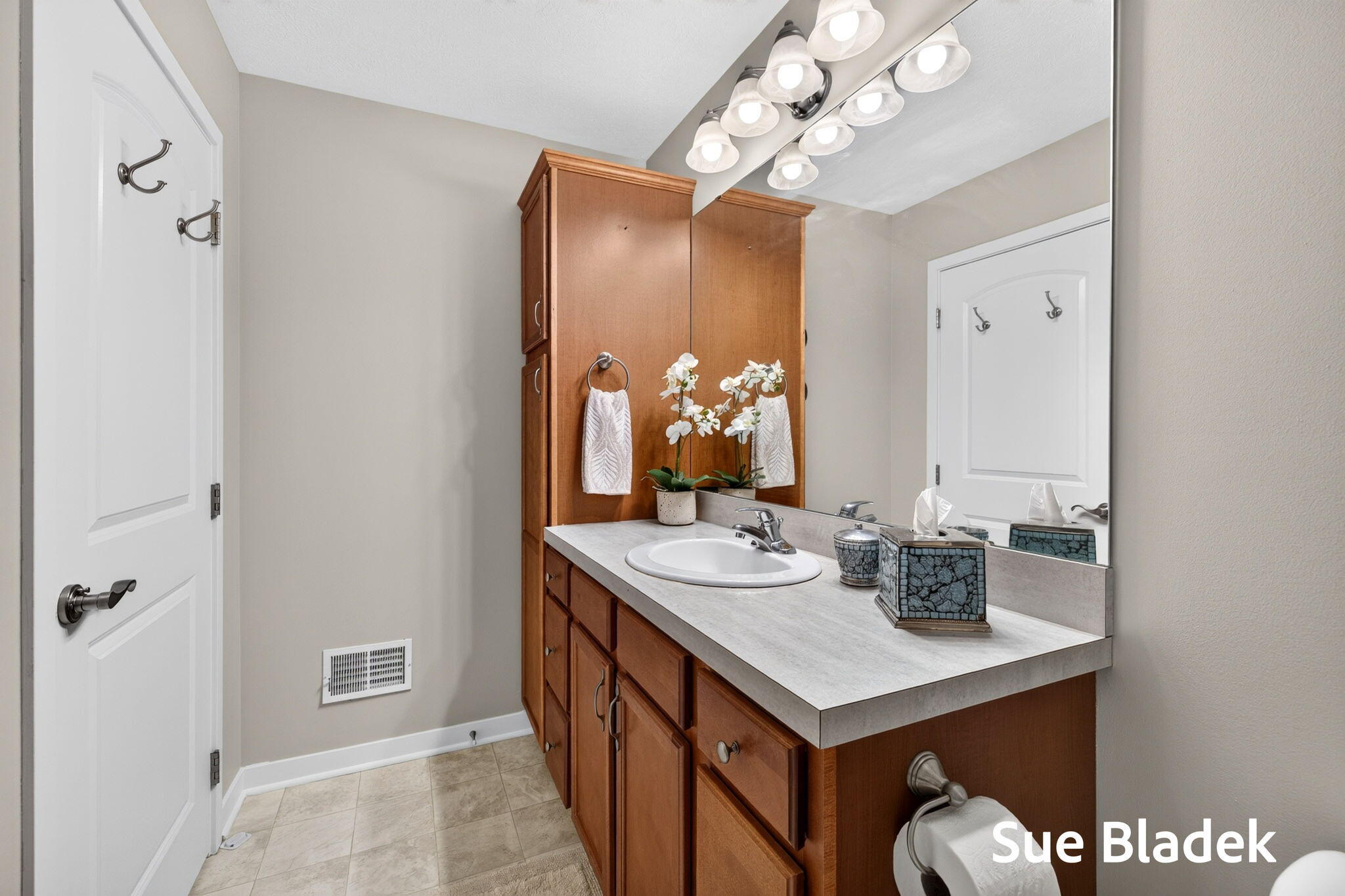 3716 Hickoryrow Court
