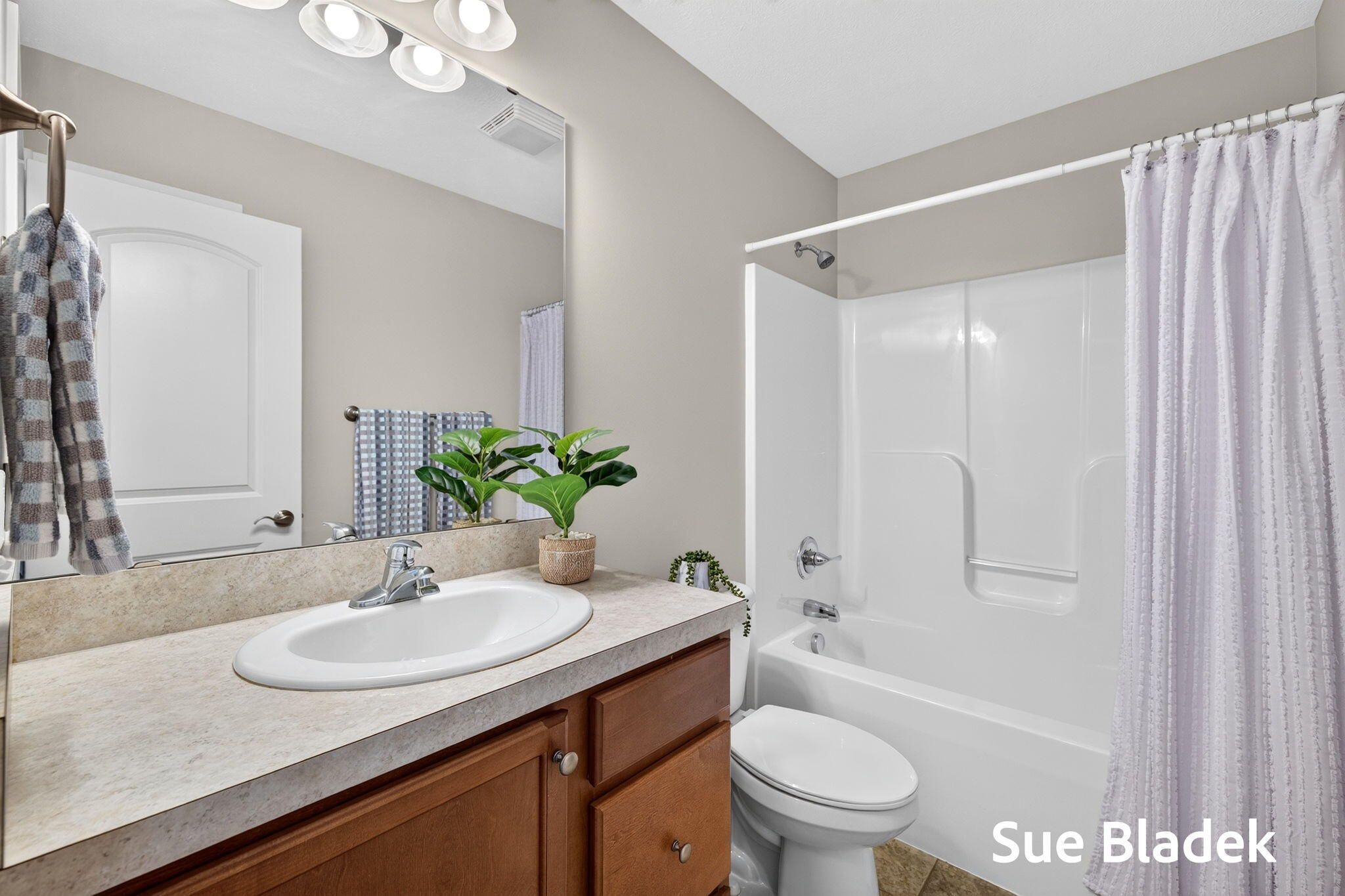 3716 Hickoryrow Court