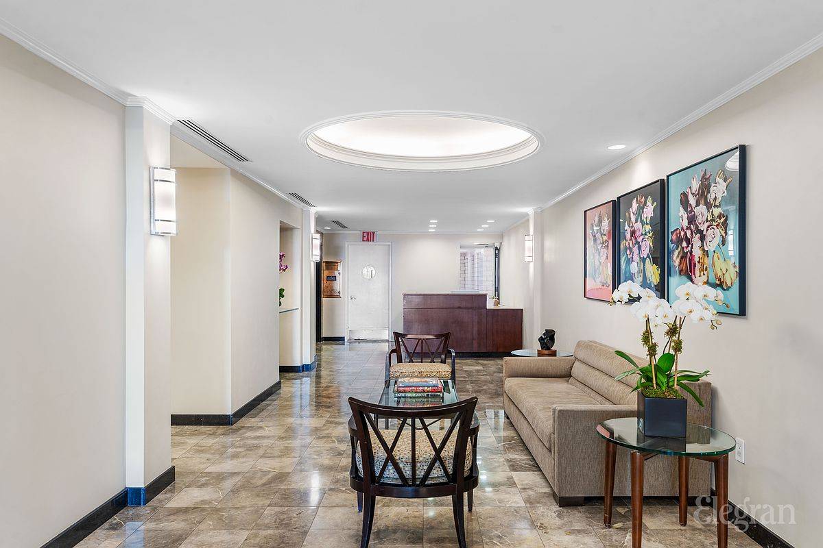 45 E End Avenue 3J