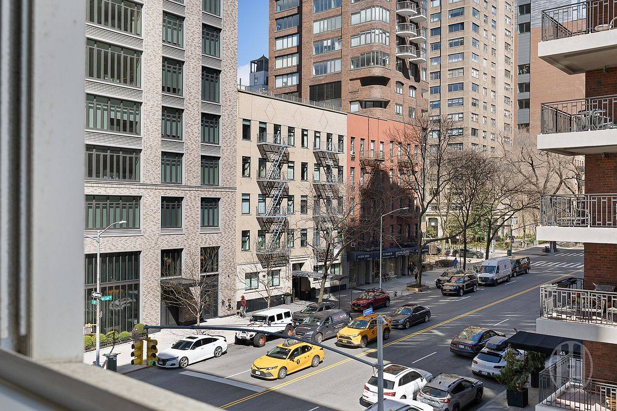 33 E End Avenue 4F