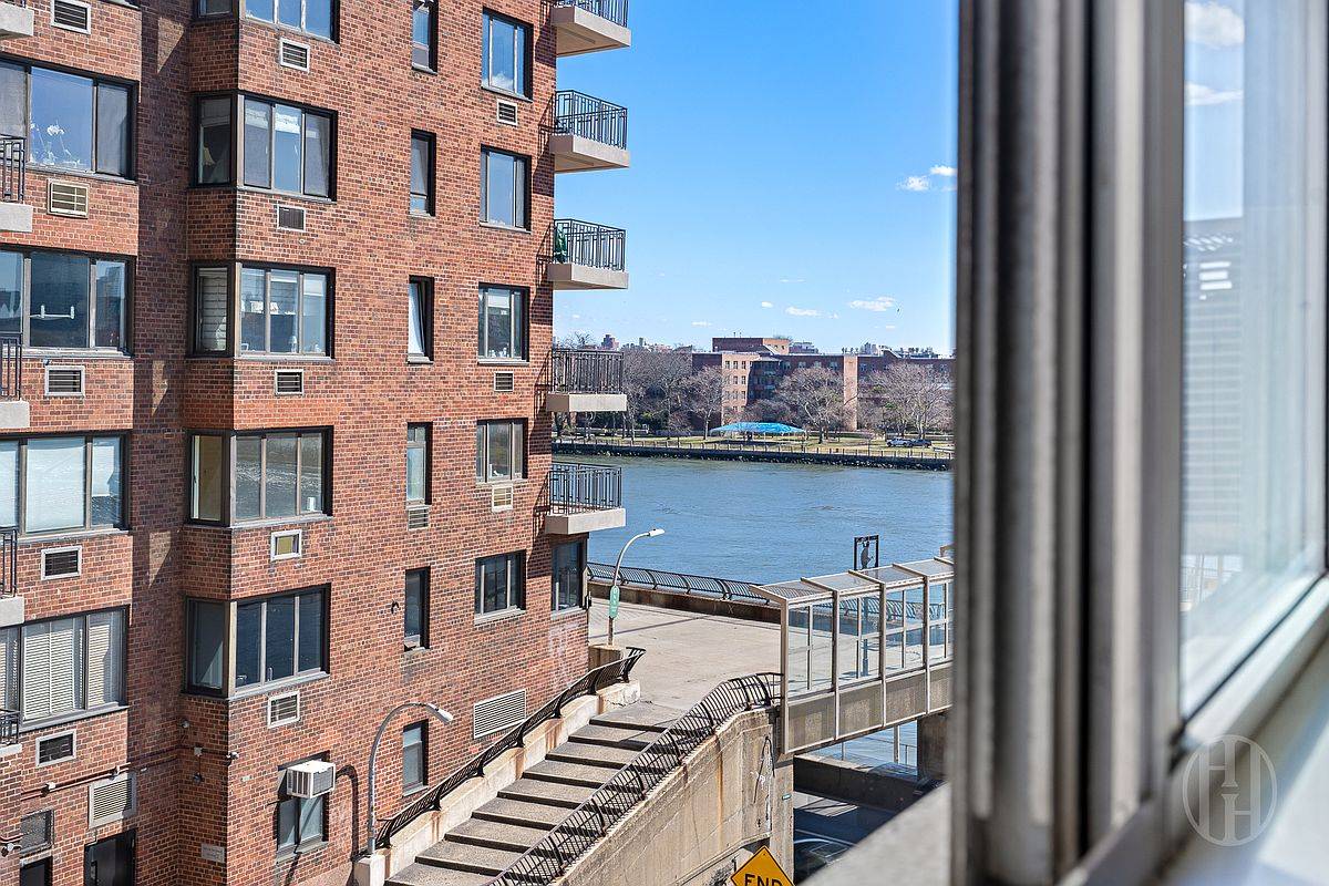 33 E End Avenue 4F