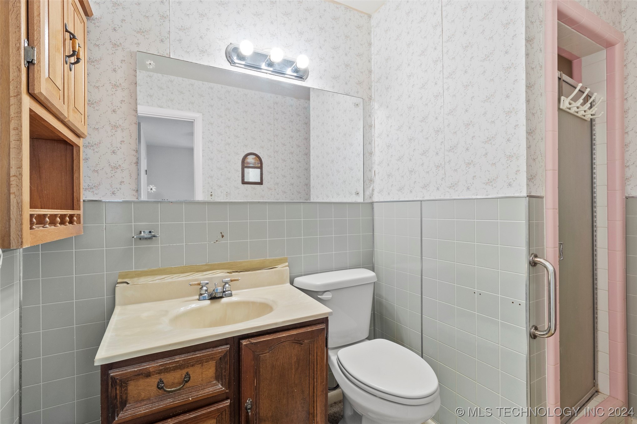 1409 E 4th Street
