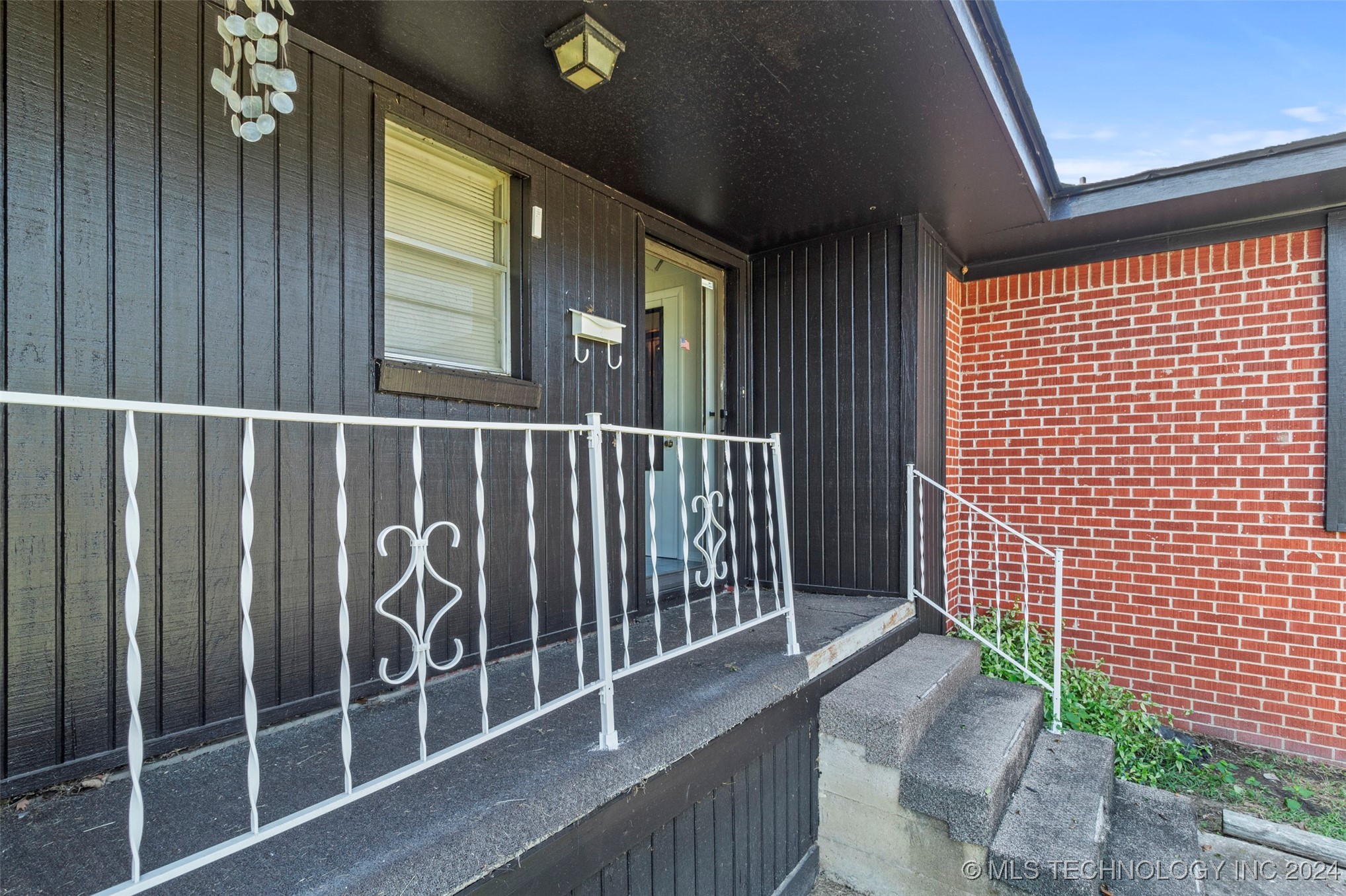 1409 E 4th Street