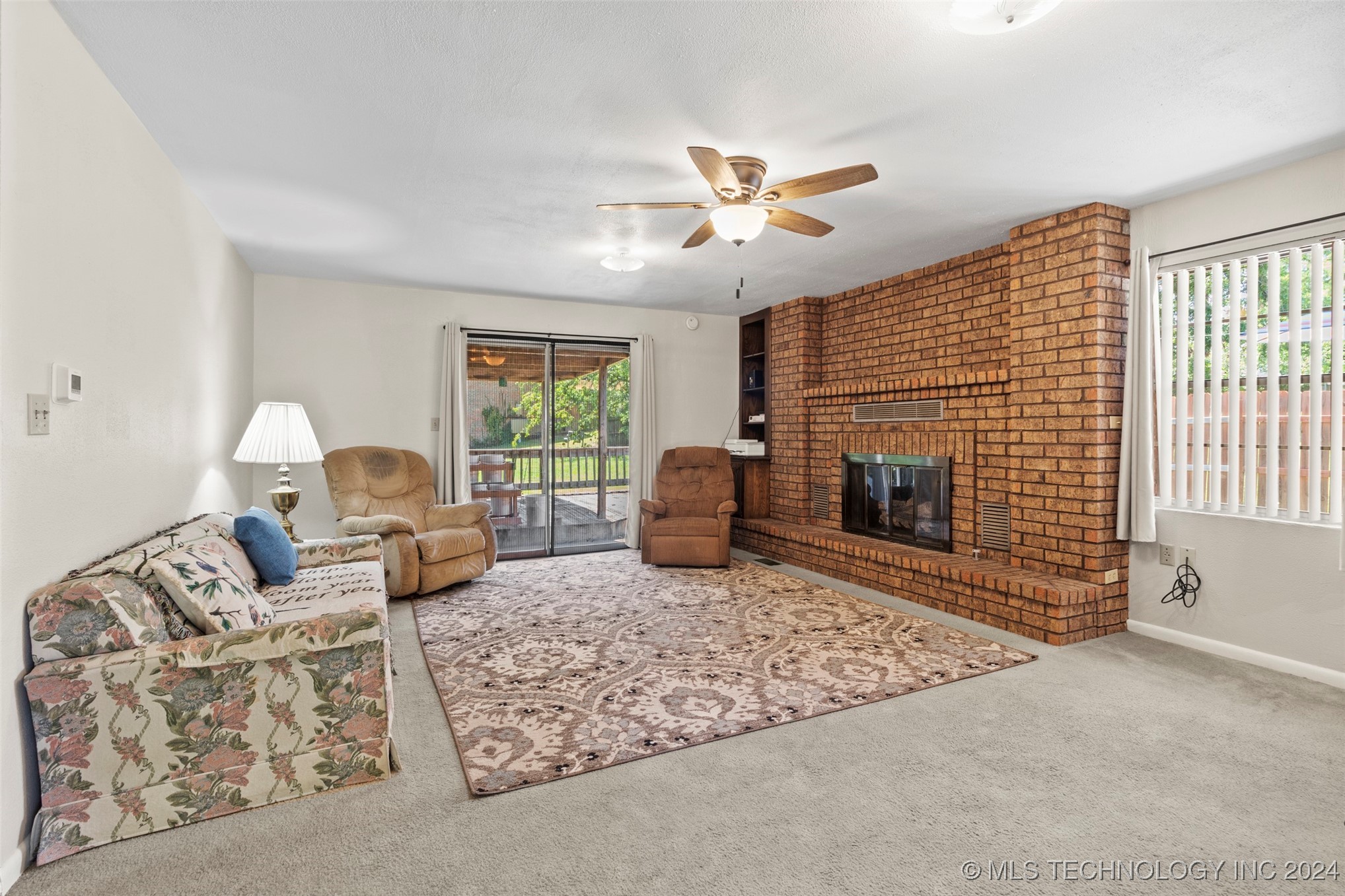 1409 E 4th Street