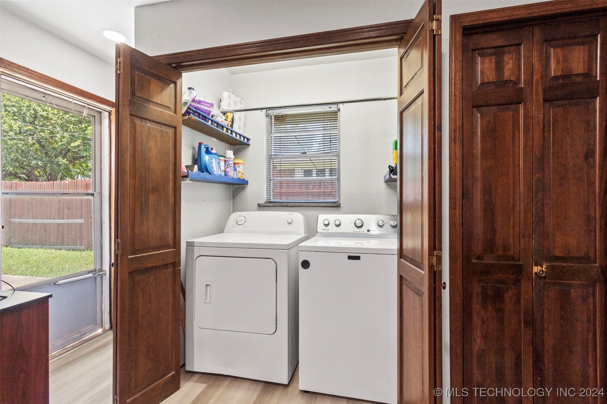 1409 E 4th Street