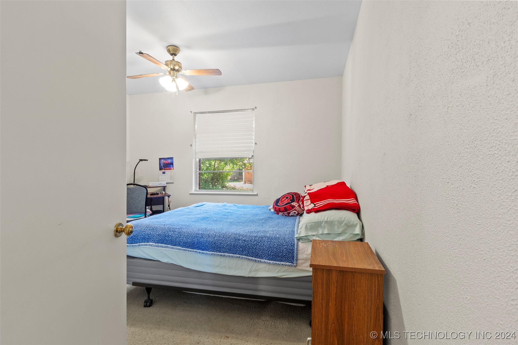 1409 E 4th Street