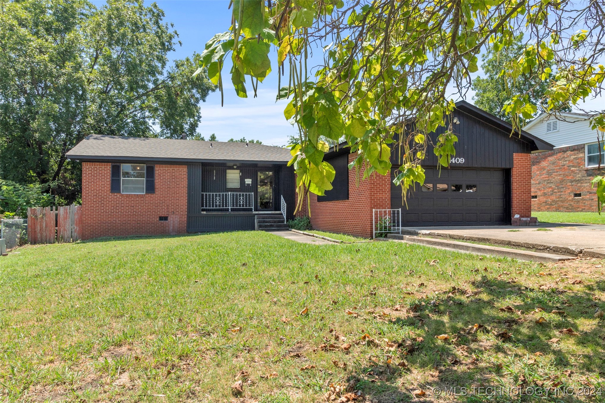 1409 E 4th Street
