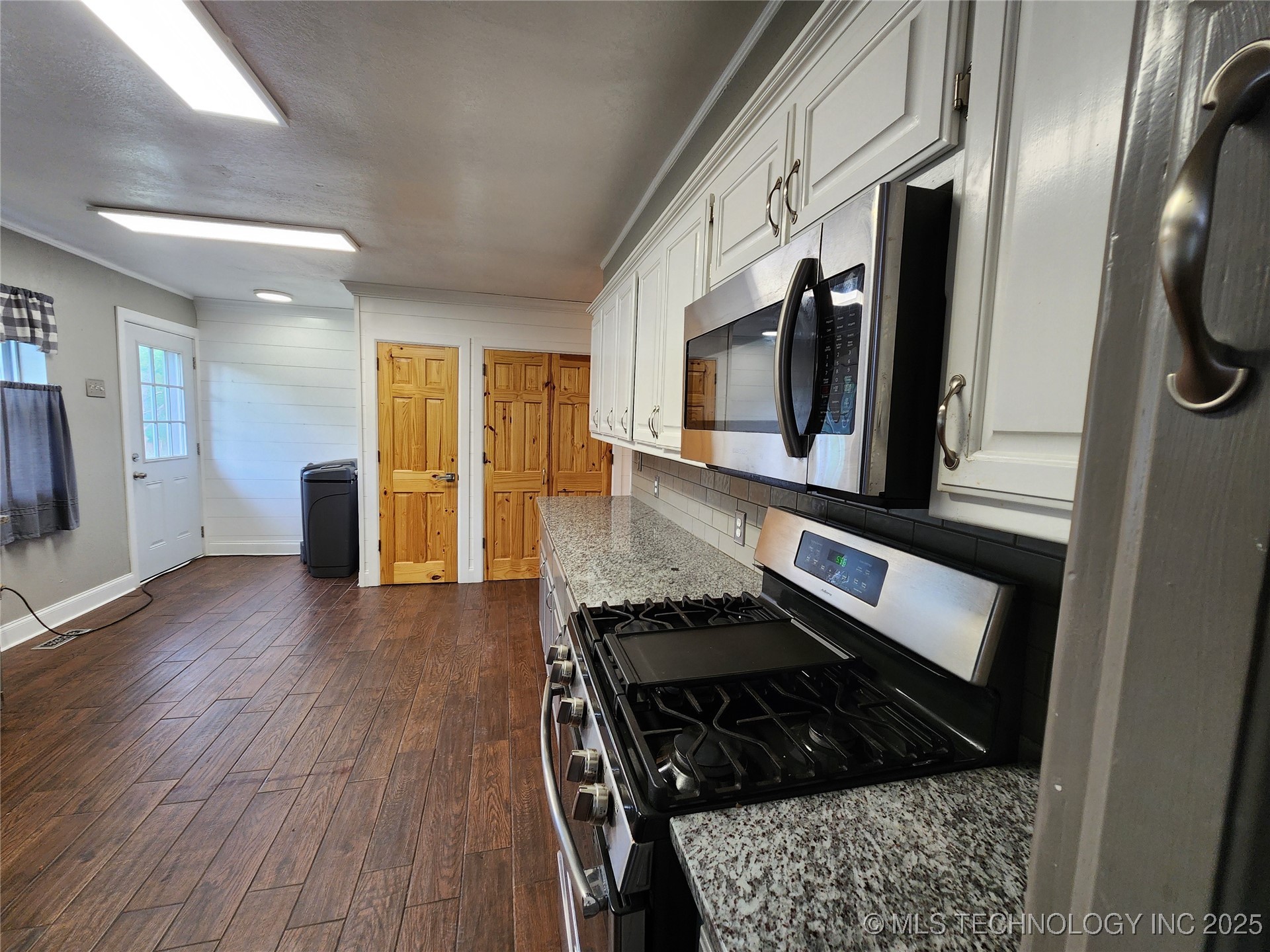 10290 County Road 1543
