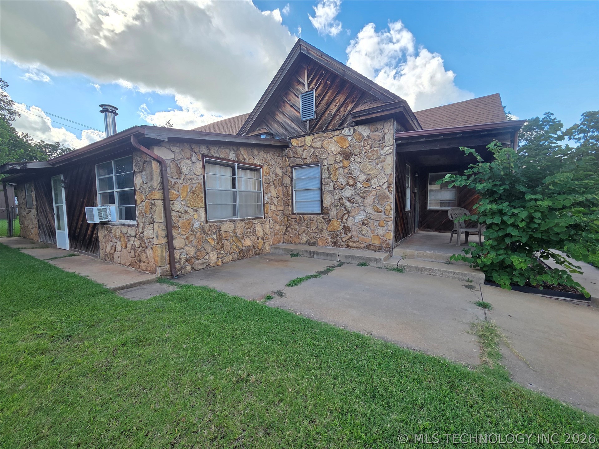 1102 N Park