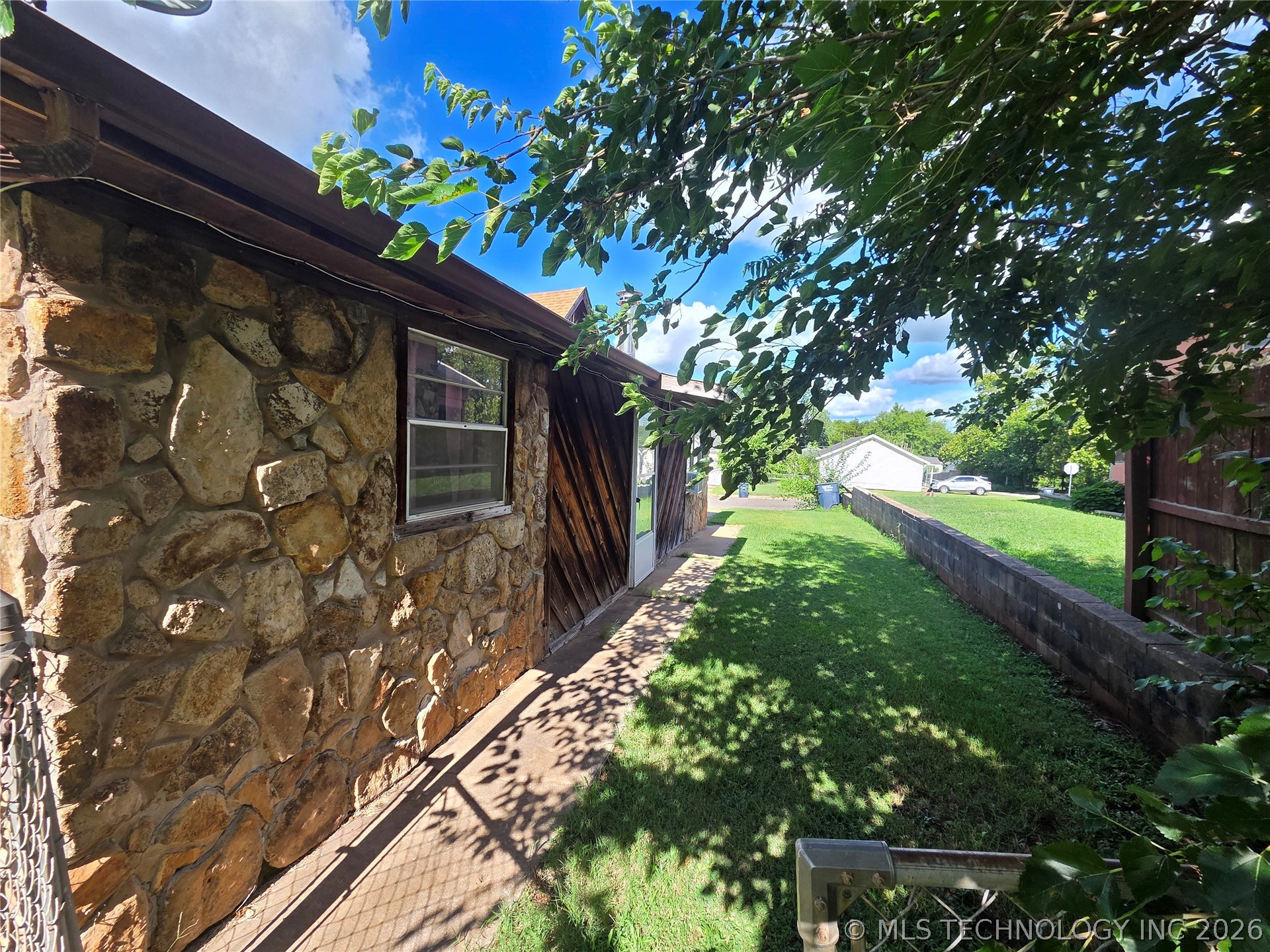 1102 N Park