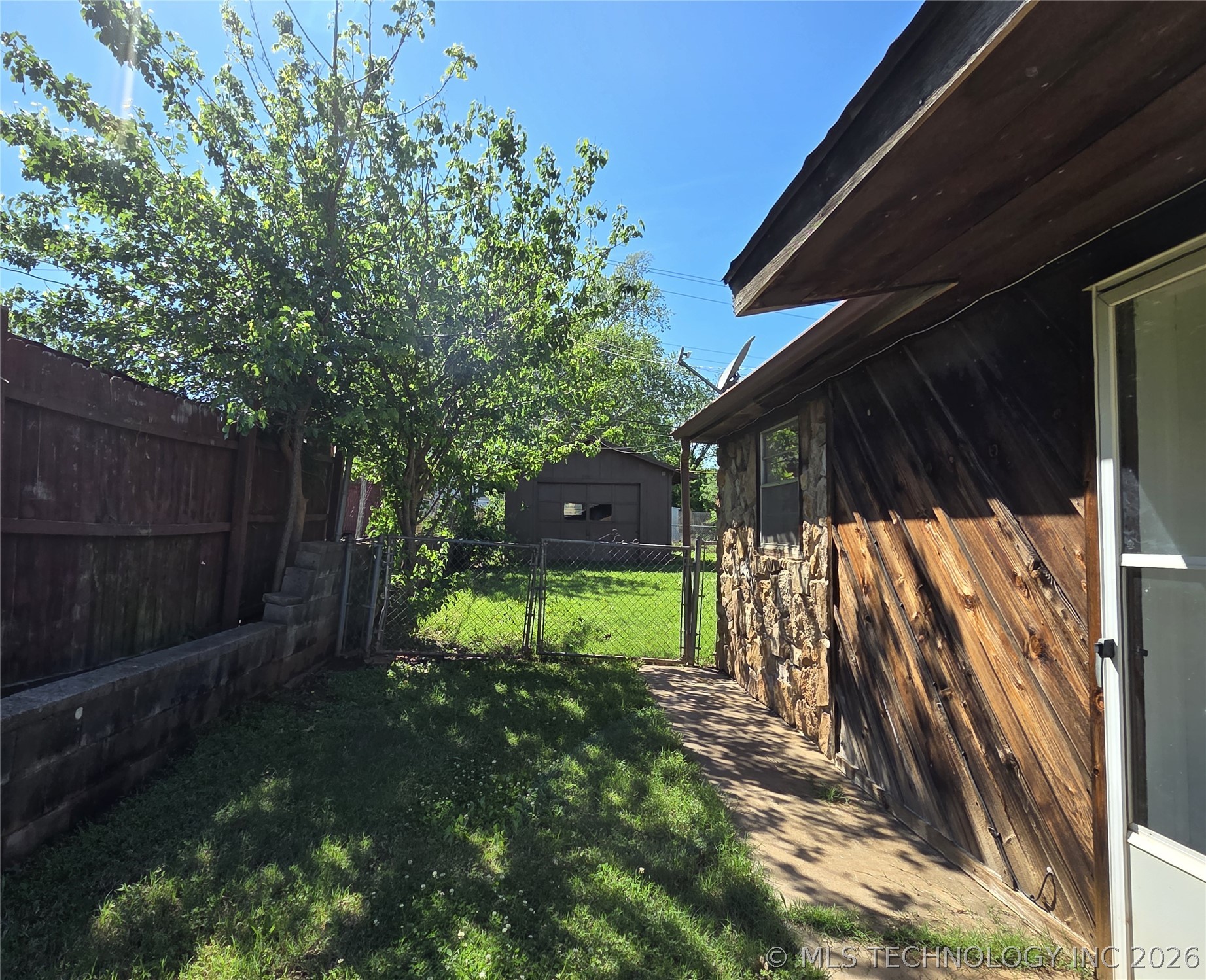 1102 N Park
