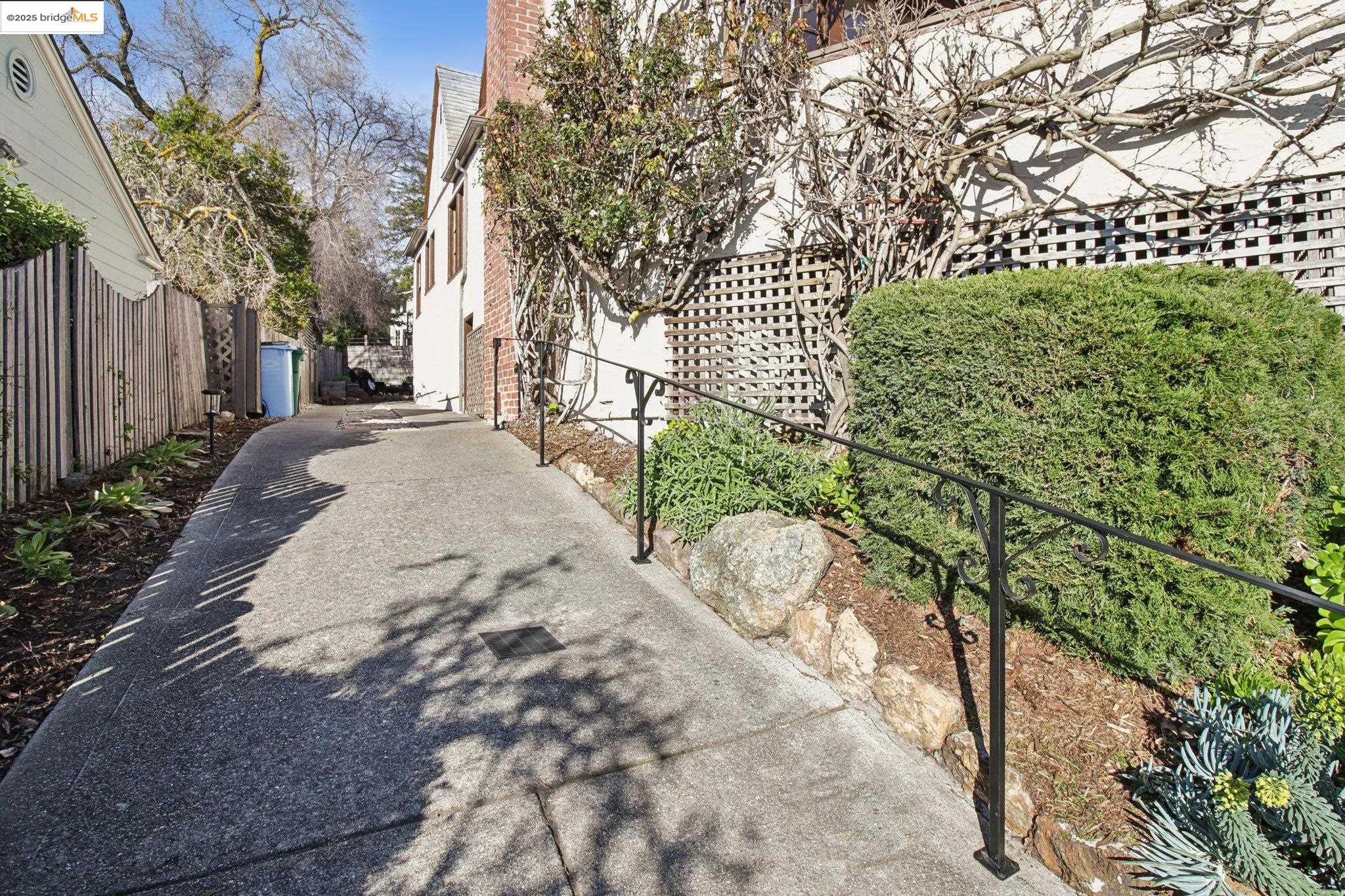 1875 San Antonio Ave.