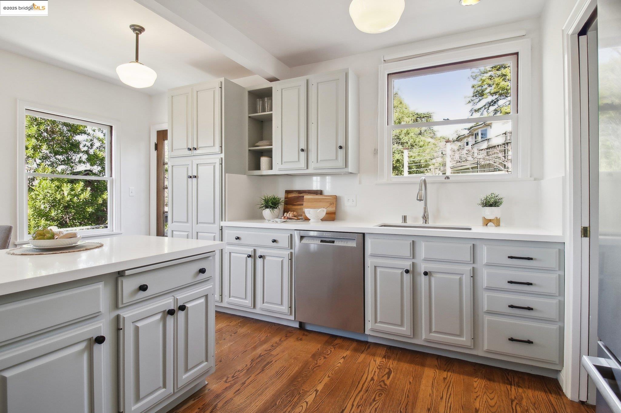 1875 San Antonio Ave.