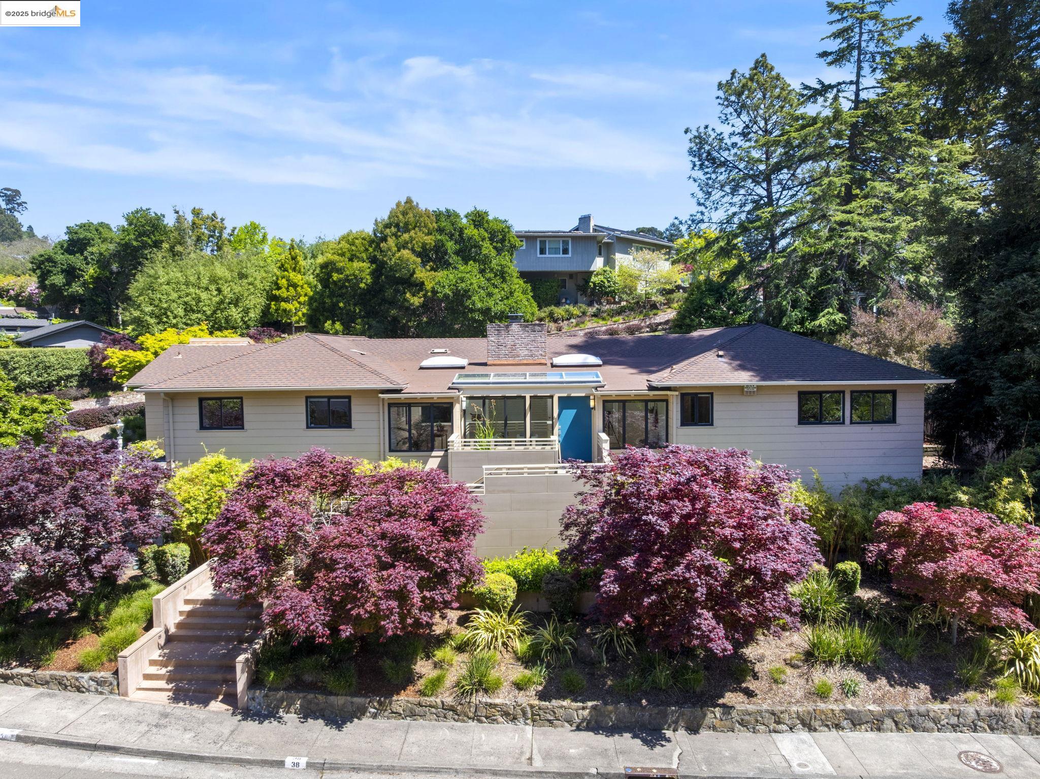 38 La Salle Ave