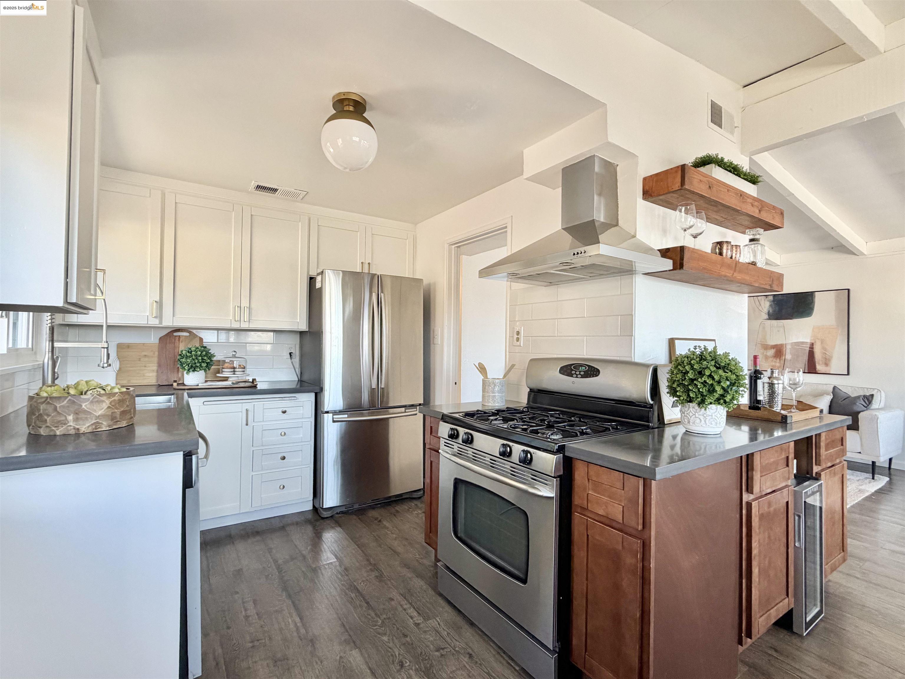 3316 Monte Buena St