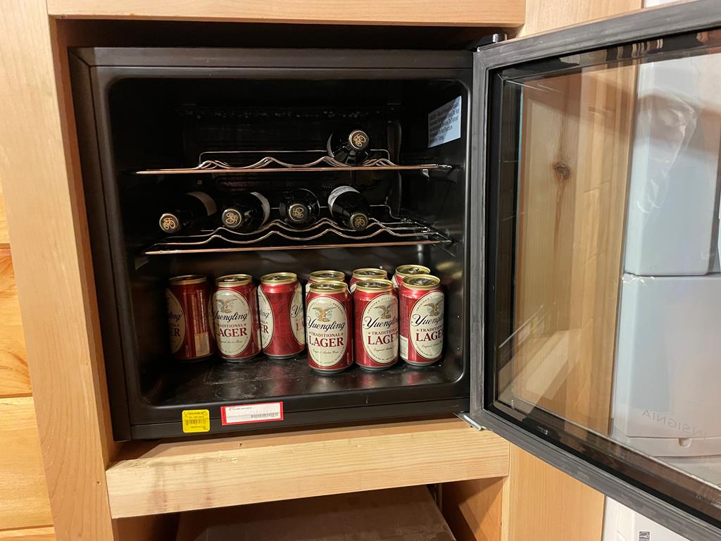 47 Thunderstruck Ln.