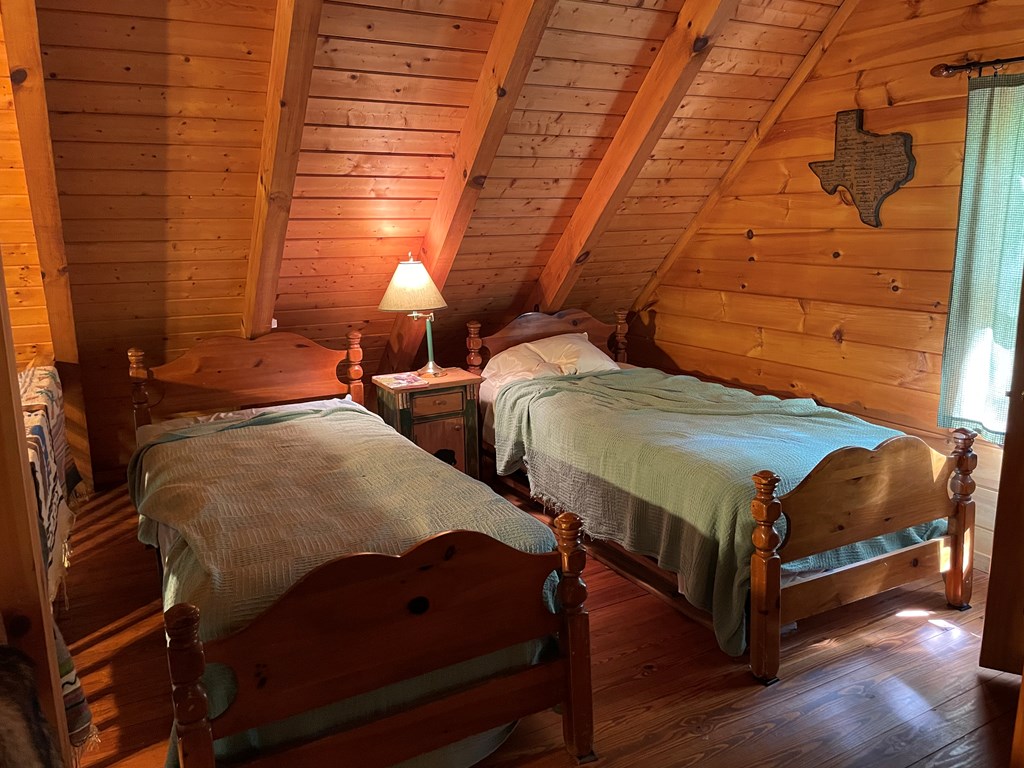 47 Thunderstruck Ln.