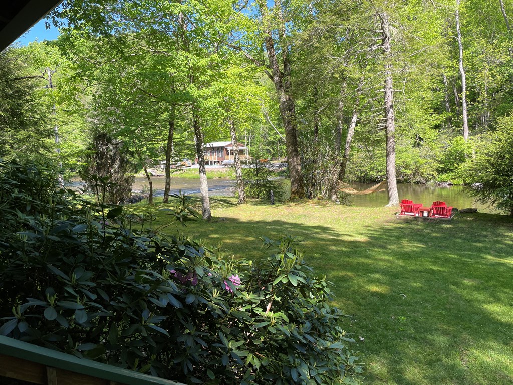 47 Thunderstruck Ln.