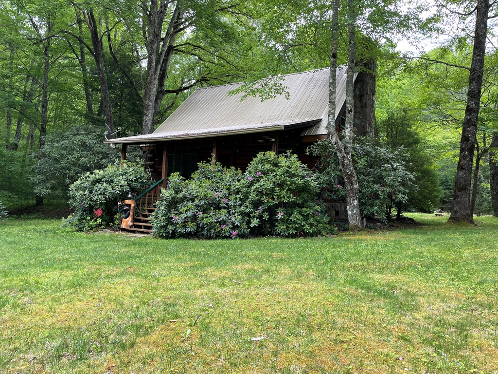 47 Thunderstruck Ln.