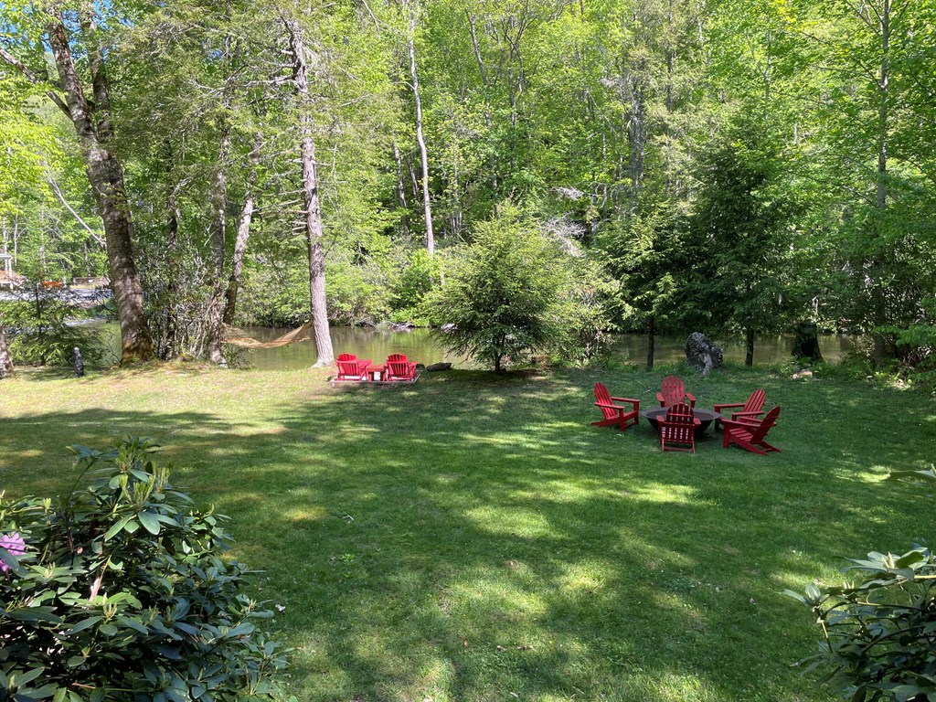 47 Thunderstruck Ln.