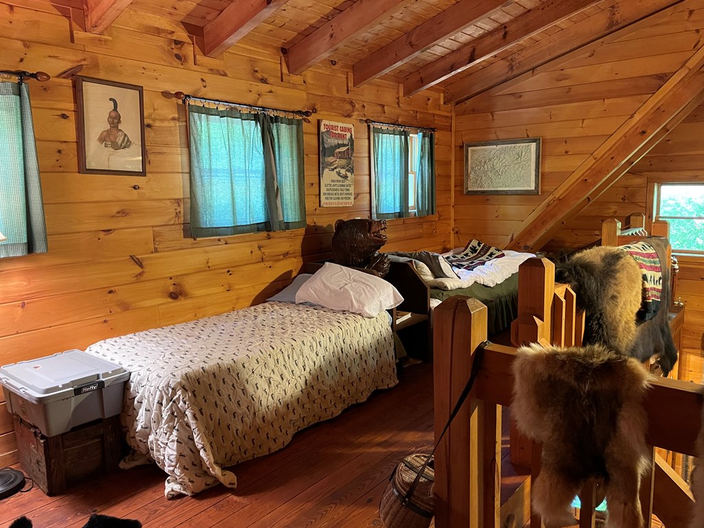 47 Thunderstruck Ln.