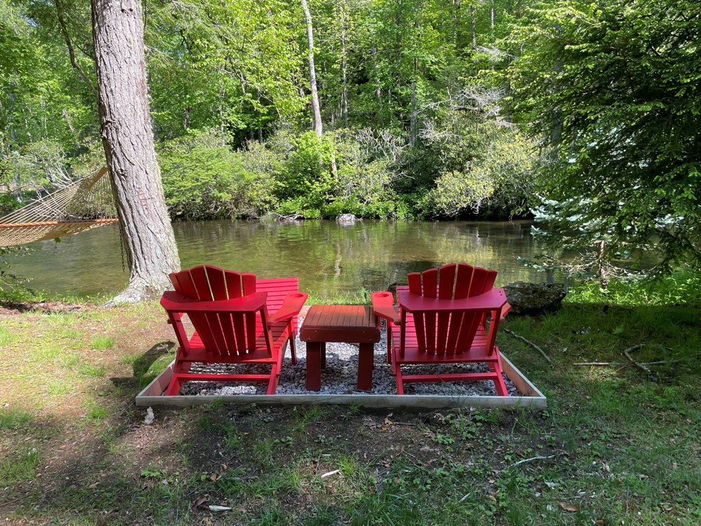 47 Thunderstruck Ln.