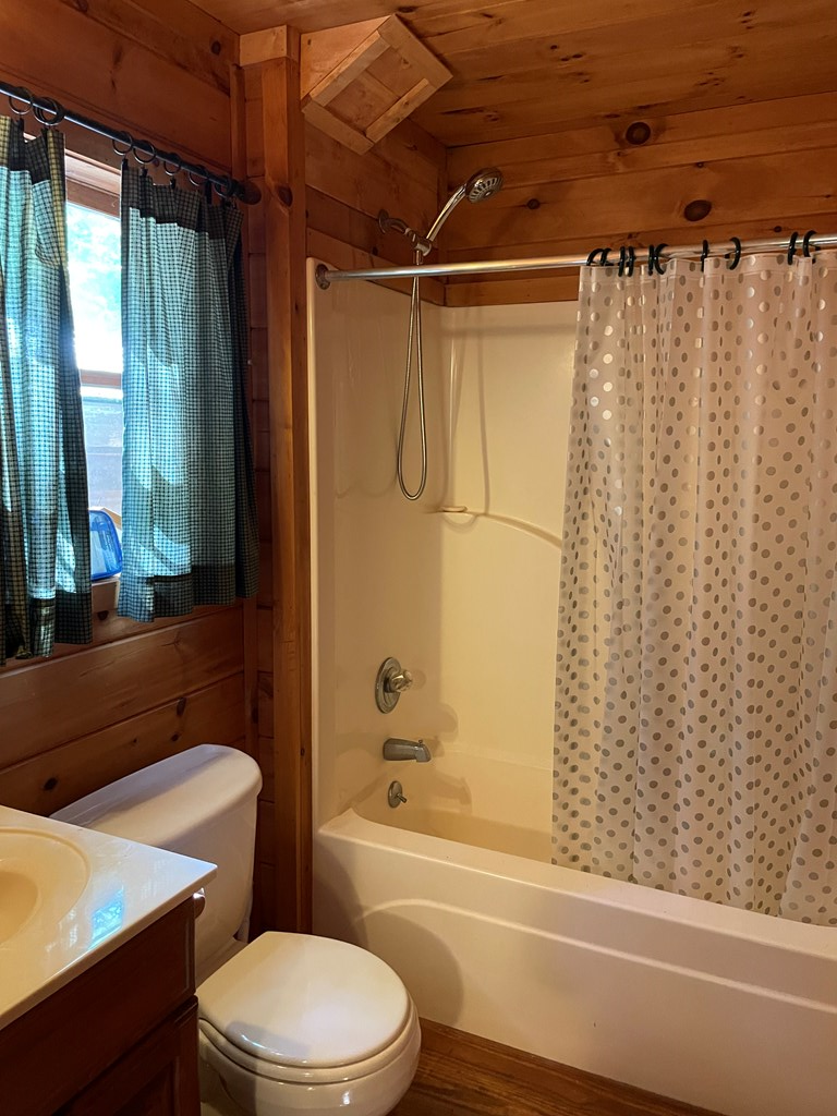 47 Thunderstruck Ln.