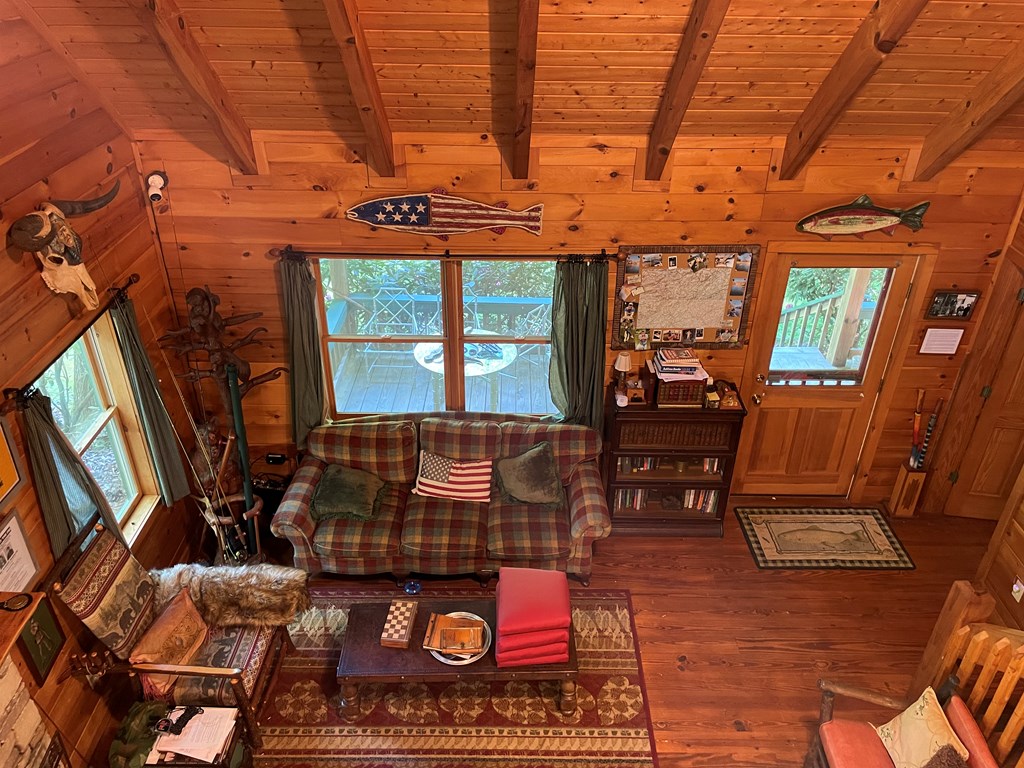 47 Thunderstruck Ln.