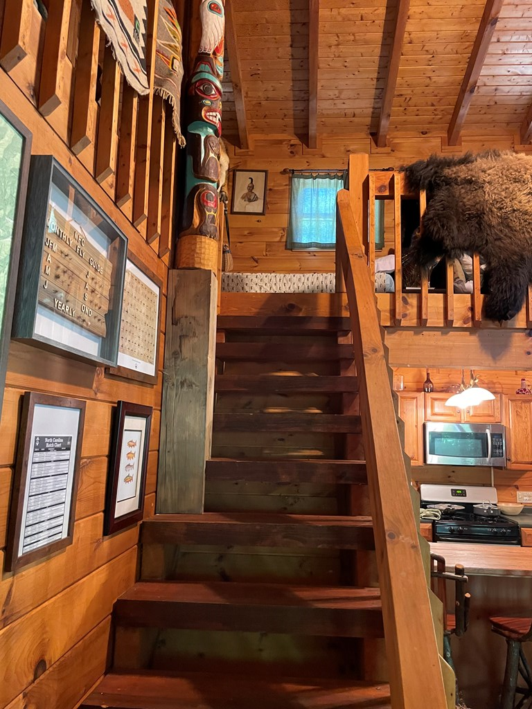 47 Thunderstruck Ln.