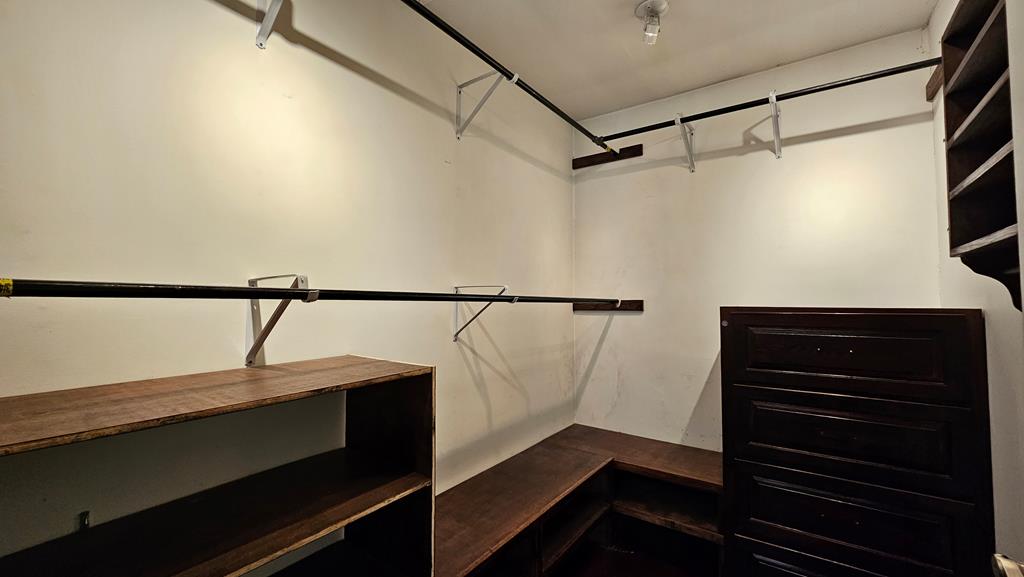 100 Hi Lo Hills Drive