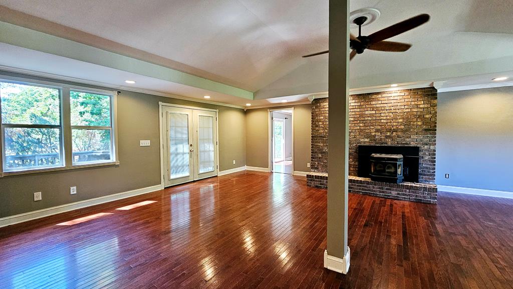 100 Hi Lo Hills Drive