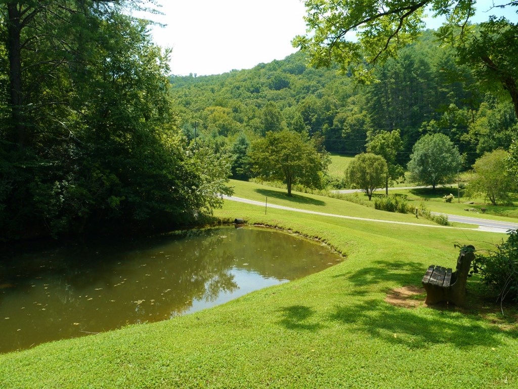 300 Sequoyah View Trail