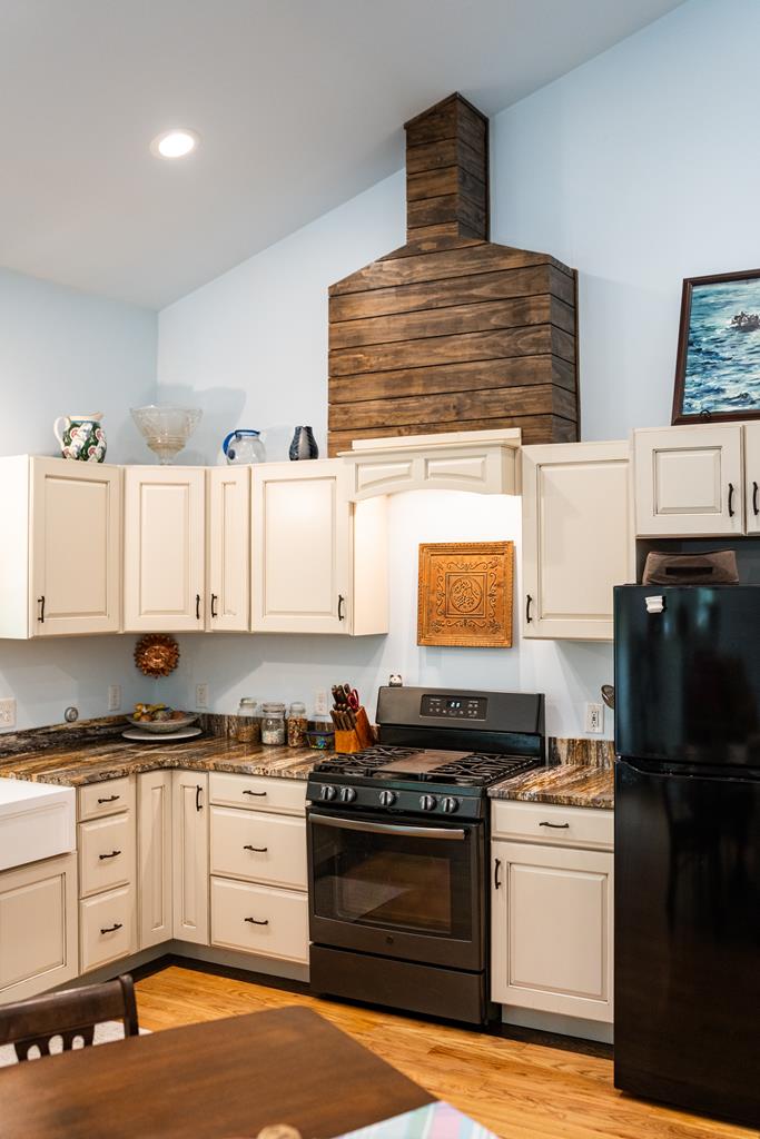 3325 Walnut Creek Road