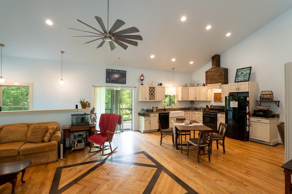 3325 Walnut Creek Road