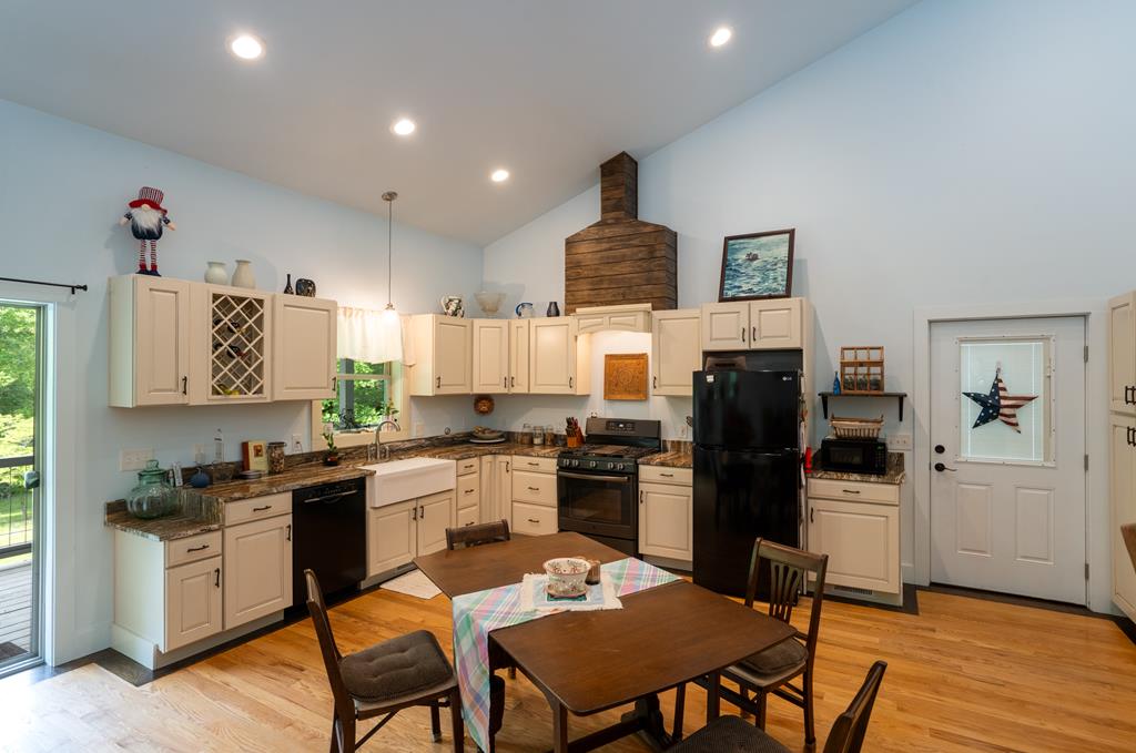 3325 Walnut Creek Road