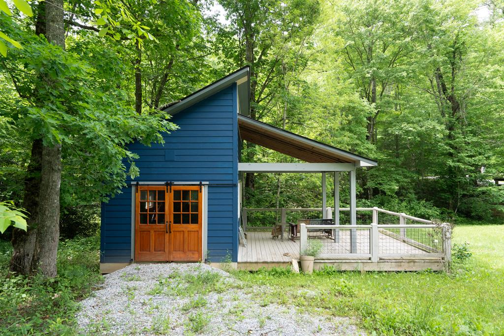 3325 Walnut Creek Road