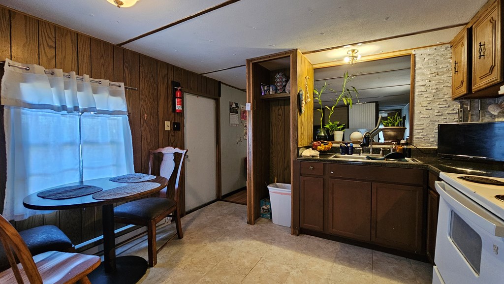 107&123 Frontier Lane