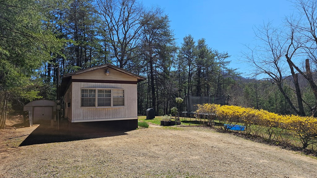 107&123 Frontier Lane