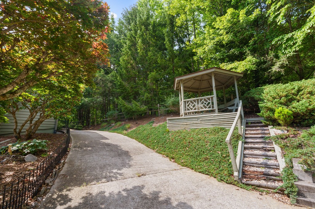 1030 Country Club Drive