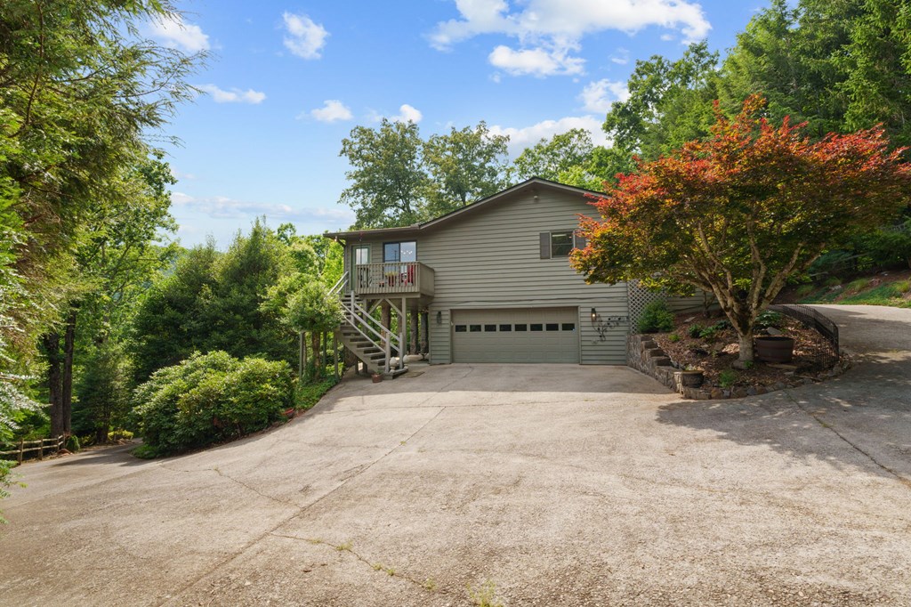 1030 Country Club Drive
