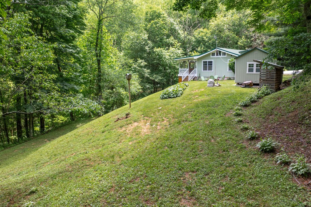 743 Little Hog Back Mountain Lane