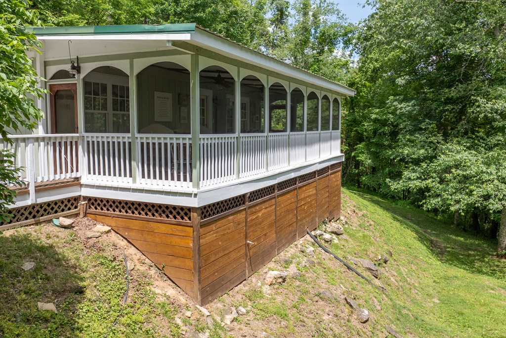 743 Little Hog Back Mountain Lane