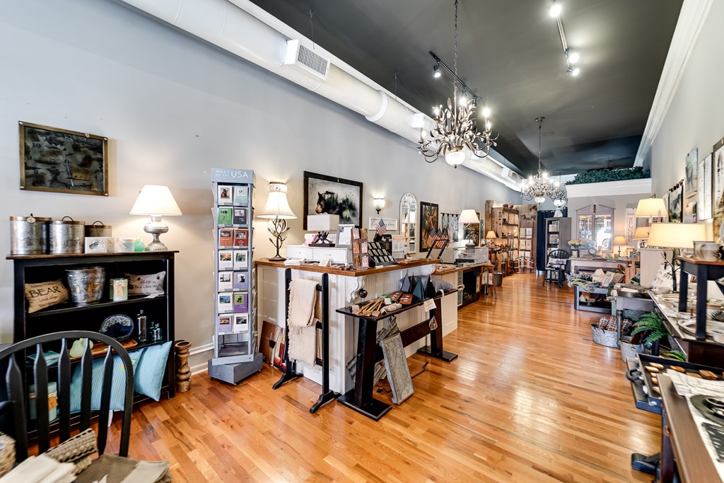 52 E Main Street