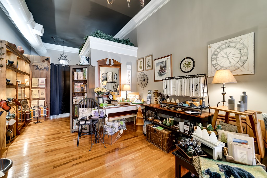 52 E Main Street