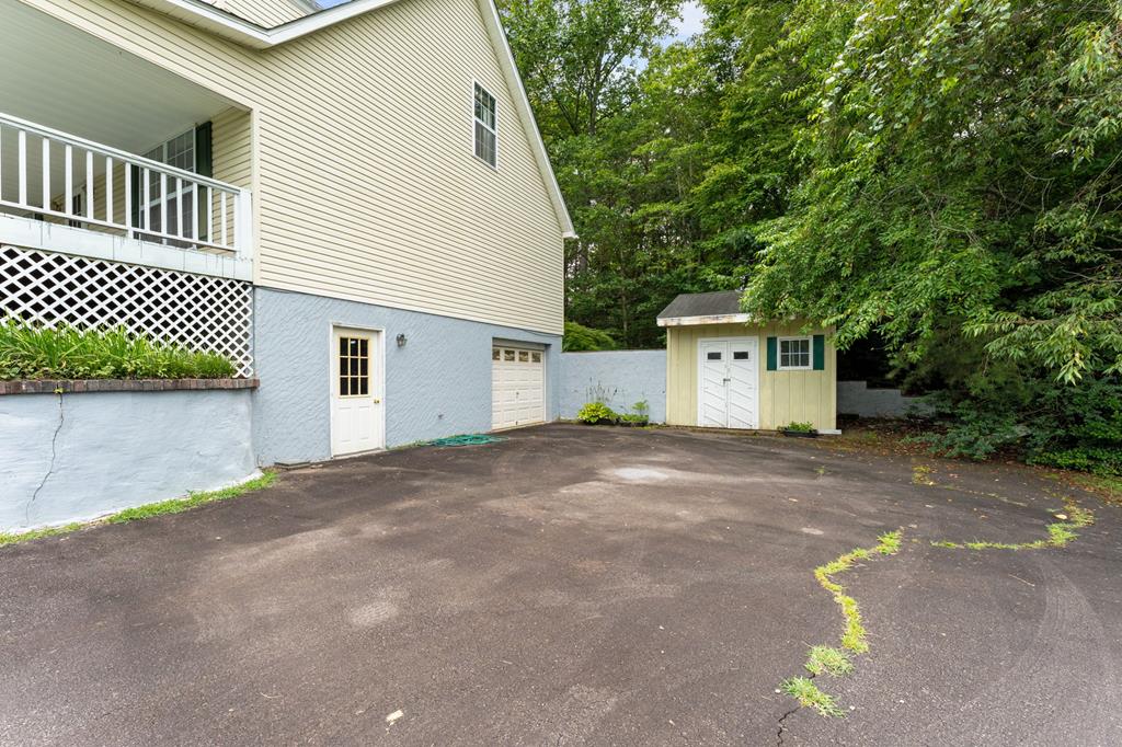 99 Bentwood Dr