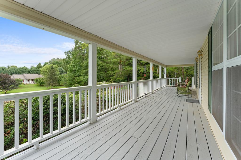 99 Bentwood Dr
